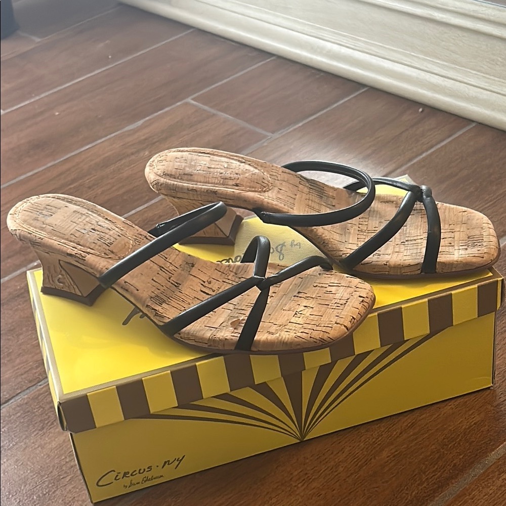 Circus by Sam Edelman Black Cork Sandals Sz 8 M. Like new. 2 inch heel. Pretty!!